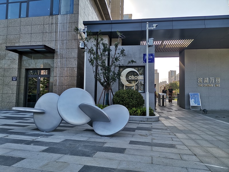 烟台滨湖万丽小区雕塑一组